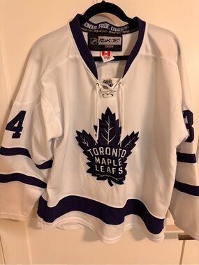 Auston Matthew’s Maple Leafs Jersey